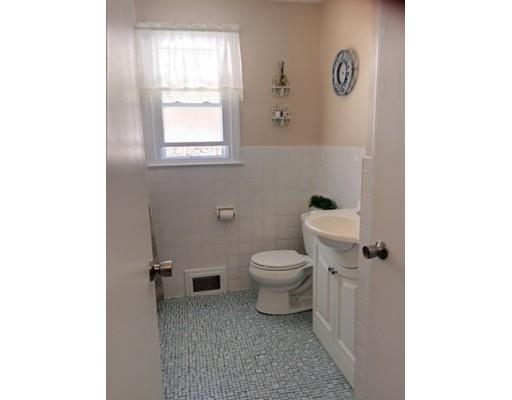 121 Glenoak Dr, Springfield, MA 01129 photo 11