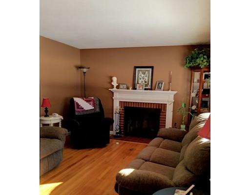 121 Glenoak Dr, Springfield, MA 01129 photo 7