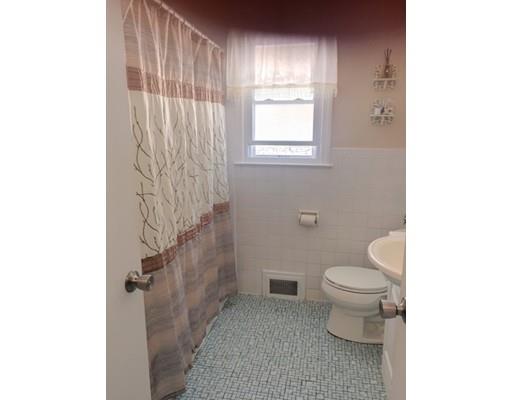 121 Glenoak Dr, Springfield, MA 01129 photo 10