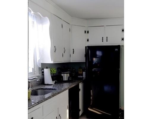121 Glenoak Dr, Springfield, MA 01129 photo 4