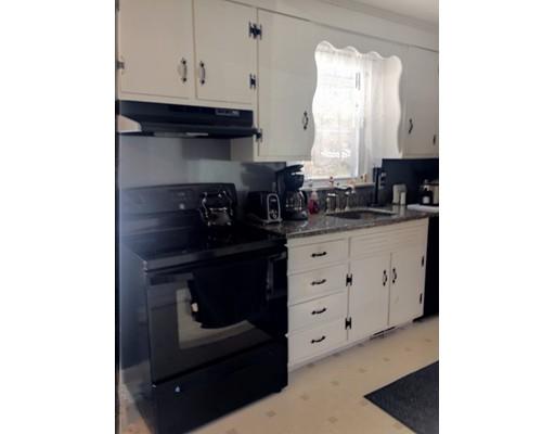 121 Glenoak Dr, Springfield, MA 01129 photo 3