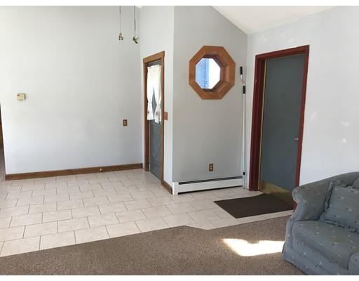 25 Stuart St, Springfield, MA 01119 photo 12
