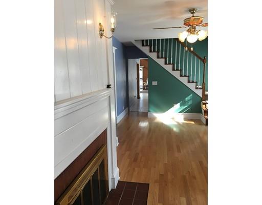 25 Stuart St, Springfield, MA 01119 photo 8