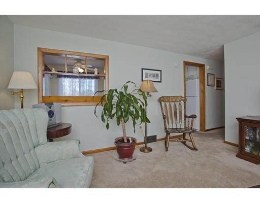 6 Macomber Ave, Springfield, MA 01119 photo 3