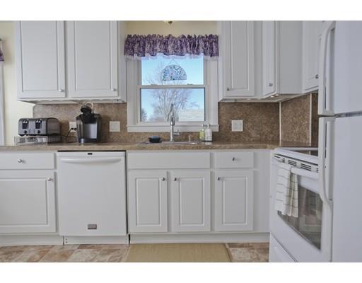 6 Macomber Ave, Springfield, MA 01119 photo 4