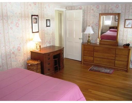 79 Hartwick St, Springfield, MA 01108 photo 10