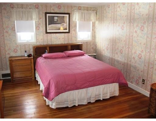 79 Hartwick St, Springfield, MA 01108 photo 9