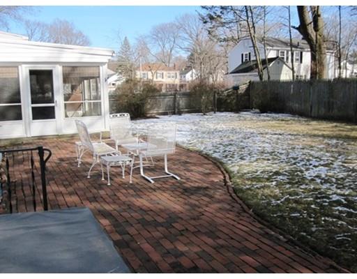 79 Hartwick St, Springfield, MA 01108 photo 2