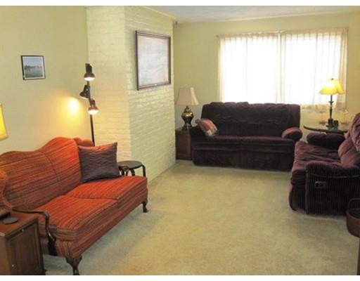 79 Hartwick St, Springfield, MA 01108 photo 7