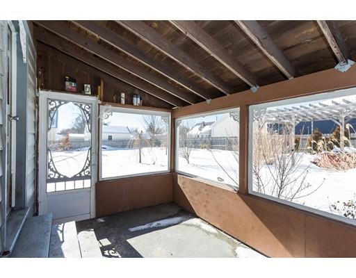 338 Abbott St, Springfield, MA 01118 photo 5