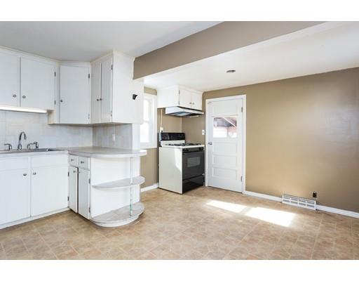 338 Abbott St, Springfield, MA 01118 photo 16