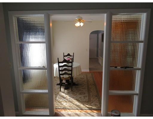 113 Plain St, Easthampton, MA 01027 photo 8