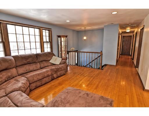 7 Lantern Ln, Mansfield, MA 02048 photo 2