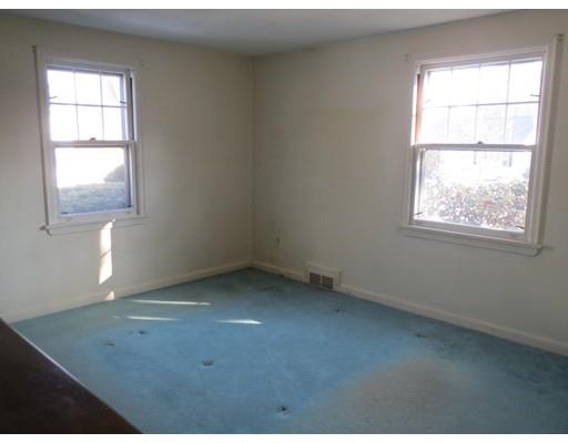 76 Winding Ln, Springfield, MA 01118 photo 15