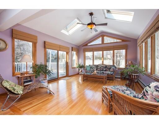 9 Devonshire St, Wilbraham, MA 01095 photo 4