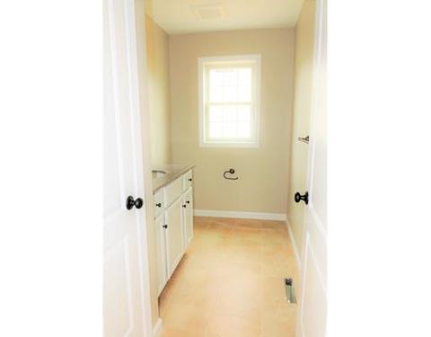 291 Naismith St, Springfield, MA 01104 photo 13