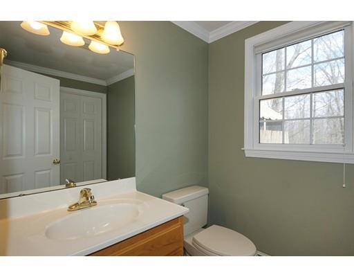 11 Centennial Dr, Blackstone, MA 01504 photo 9