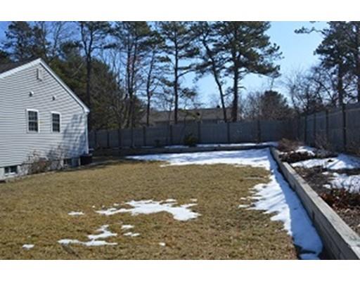 27 Leisure Ln, East Wareham, MA 02538 photo 6