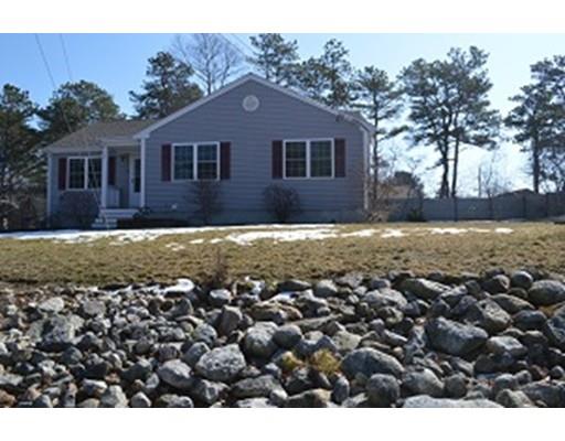 27 Leisure Ln, East Wareham, MA 02538 photo 2