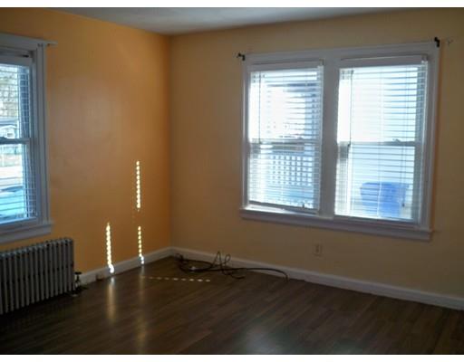 76 Eddy St, Springfield, MA 01104 photo 4