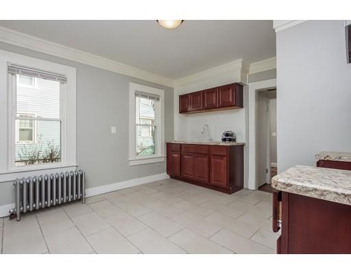 76 Clayton St, Springfield, MA 01107 photo 11