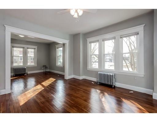 76 Clayton St, Springfield, MA 01107 photo 7