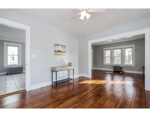 76 Clayton St, Springfield, MA 01107 photo 5