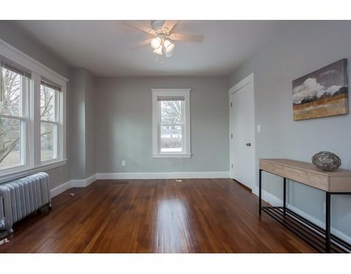 76 Clayton St, Springfield, MA 01107 photo 18