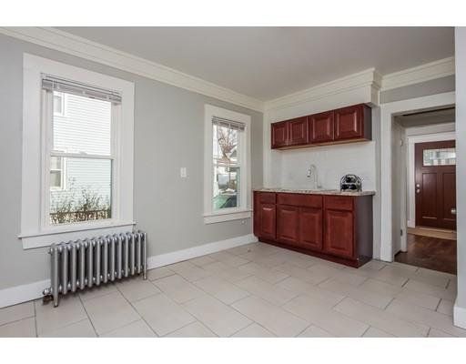 76 Clayton St, Springfield, MA 01107 photo 12
