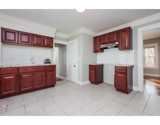 76 Clayton St, Springfield, MA 01107 photo 13