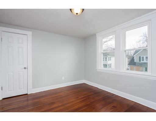 76 Clayton St, Springfield, MA 01107 photo 24