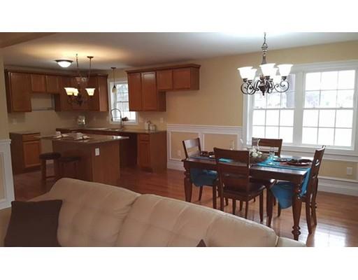 7 Rollins St, Springfield, MA 01109 photo 8
