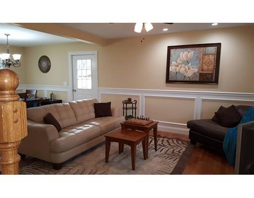 7 Rollins St, Springfield, MA 01109 photo 4