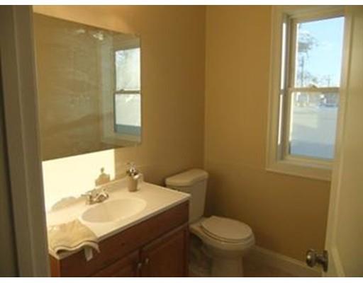 7 Rollins St, Springfield, MA 01109 photo 15
