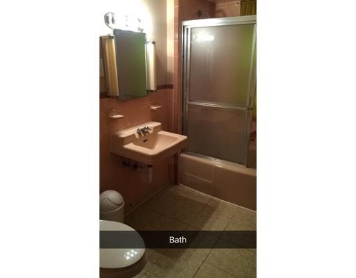 44 Sterling St, Springfield, MA 01107 photo 6