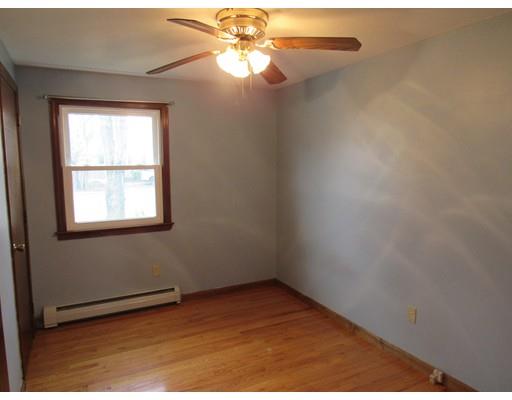 76 West St, Easthampton, MA 01027 photo 9