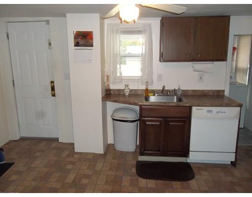 35 Ashley St, Springfield, MA 01105 photo 8