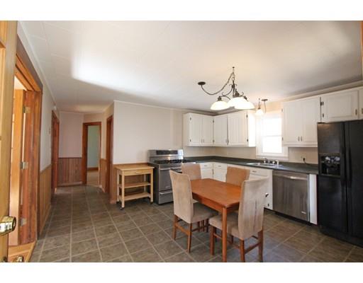 25 E Maple St, Easthampton, MA 01027 photo 4