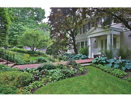241 Buckminster Rd, Brookline, MA 02445 photo 2