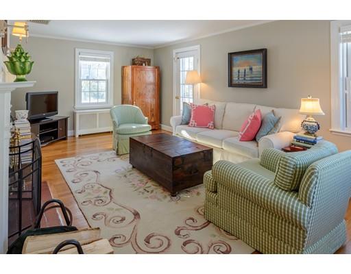 8 Earle Rd, Wellesley, MA 02481 photo 2