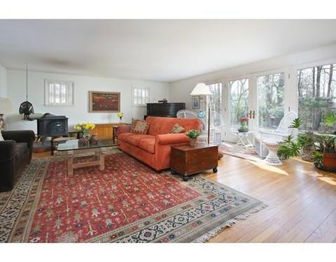 10 Maple Rd, Weston, MA 02493 photo 2