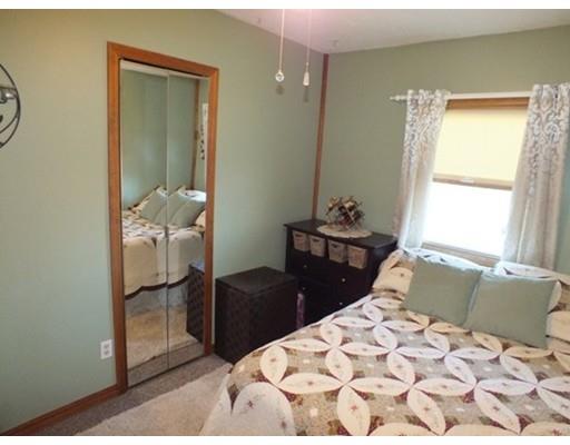 32 White Birch Ave, Chicopee, MA 01020 photo 12