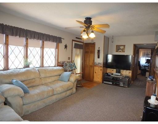32 White Birch Ave, Chicopee, MA 01020 photo 4