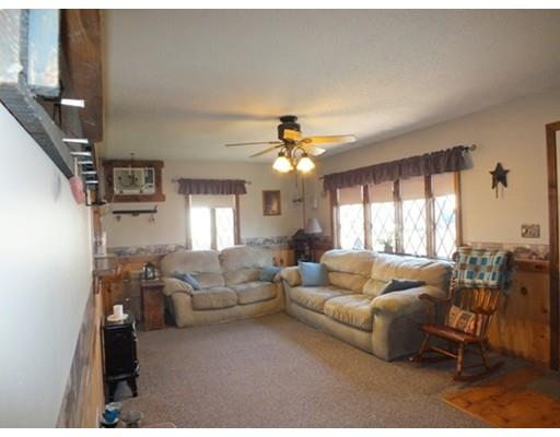 32 White Birch Ave, Chicopee, MA 01020 photo 3