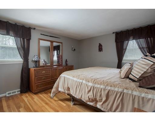 71 Neck Hill Rd, Mendon, MA 01756 photo 9