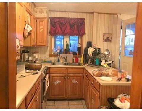 28 Meadow St, Fall River, MA 02720 photo 4