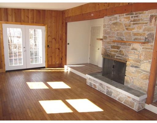 4 5th Ave, Dudley, MA 01571 photo 4