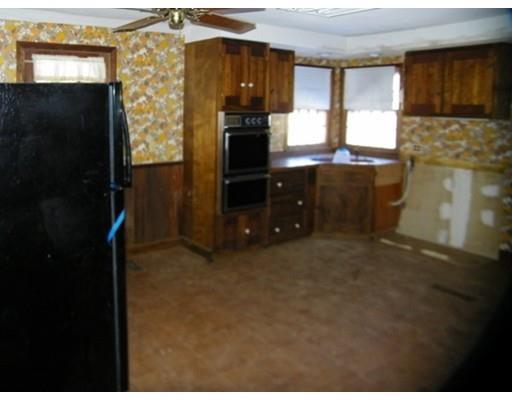 186 Maple St, Warren, MA 01083 photo 4