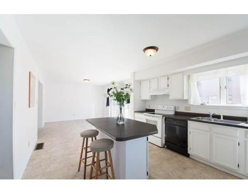 17 Pondview Dr, Fall River, MA 02721 photo 4