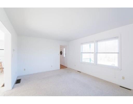 17 Pondview Dr, Fall River, MA 02721 photo 9